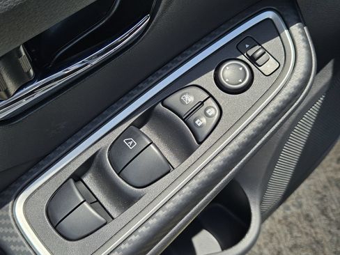 Certified 2025 Nissan Versa SR w/ Trunk Package FWD image 27
