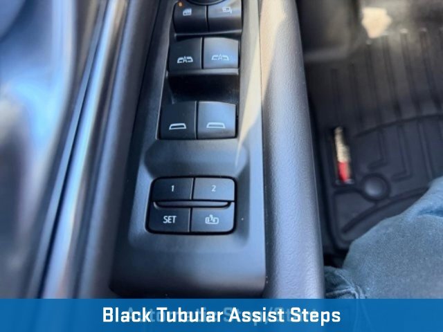 Used 2022 Chevrolet Tahoe Z71 w/ Luxury Package AWD/4WD image 24