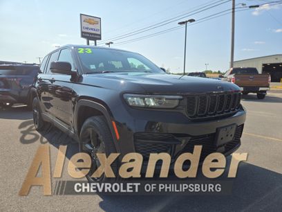 Used 2023 Jeep Grand Cherokee Altitude
