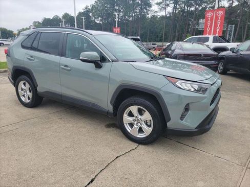 Certified 2021 Toyota RAV4 XLE w/ Convenience Package FWD image 8