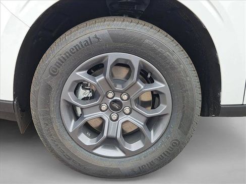New 2025 Ford Maverick XLT w/ XLT Luxury Package FWD image 10