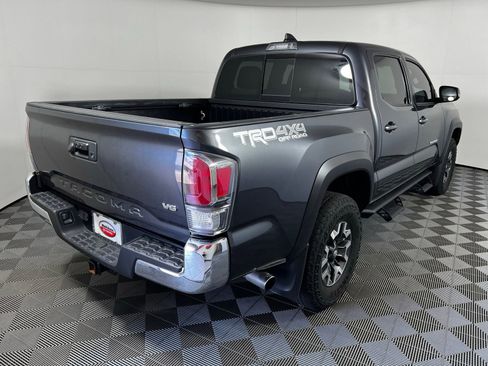 Used 2022 Toyota Tacoma TRD Off-Road AWD/4WD image 5