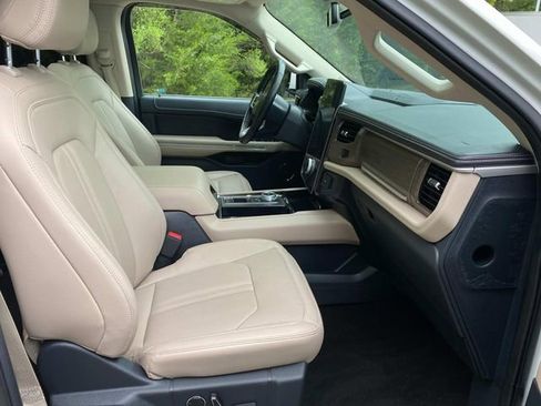 Used 2022 Ford Expedition Limited RWD image 36