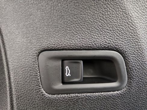 New 2026 Volkswagen Atlas Cross Sport SEL Premium R-Line image 11