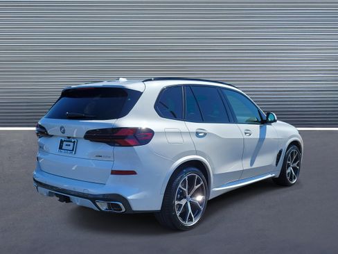 New 2026 BMW X5 xDrive50e w/ M Sport Package image 3