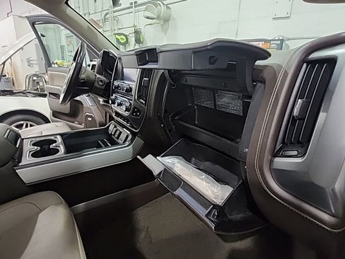 Used 2017 Chevrolet Silverado 1500 LTZ Z71 w/ LTZ Plus Package AWD/4WD image 23