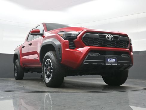Used 2024 Toyota Tacoma TRD Off-Road AWD/4WD image 32