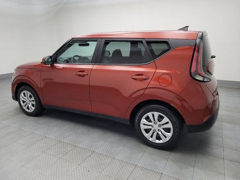 Used 2023 Kia Soul LX image 3
