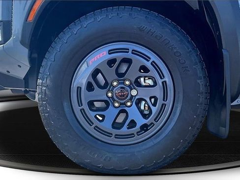 Used 2025 Nissan Frontier PRO-4X AWD/4WD image 33