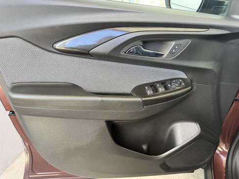 Used 2022 Chevrolet TrailBlazer LT image 4