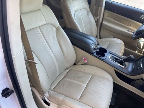Used 2014 Lincoln MKT FWD image 46