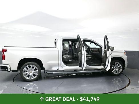 Used 2022 Chevrolet Silverado 1500 High Country w/ High Country Premium Package image 62