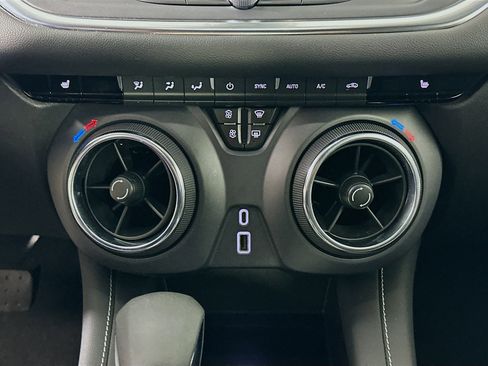 Used 2025 Chevrolet Blazer LT image 23