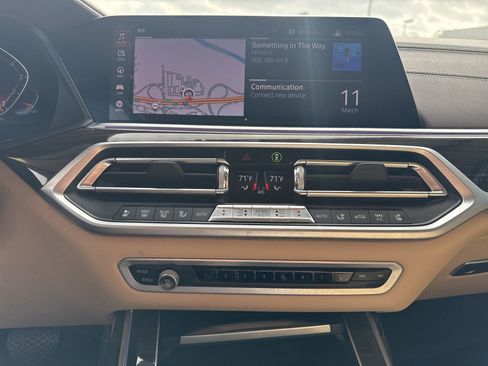 Used 2019 BMW X7 xDrive40i w/ Premium Package image 16
