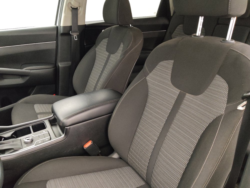 Used 2021 Kia Sorento LX AWD/4WD image 17