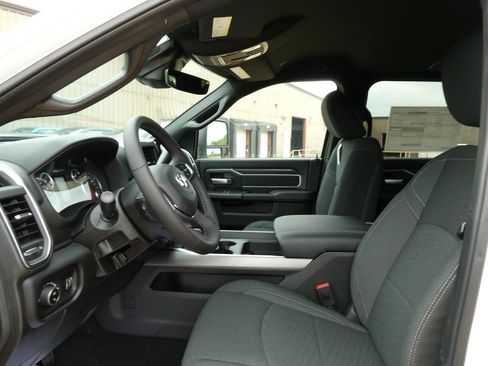 New 2026 RAM 2500 Big Horn AWD/4WD image 16