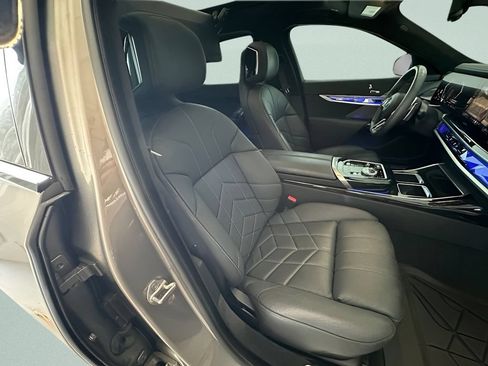 Certified 2023 BMW 740i RWD image 26