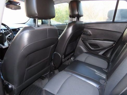 Used 2019 Chevrolet Trax LT w/ Driver Confidence Package image 29