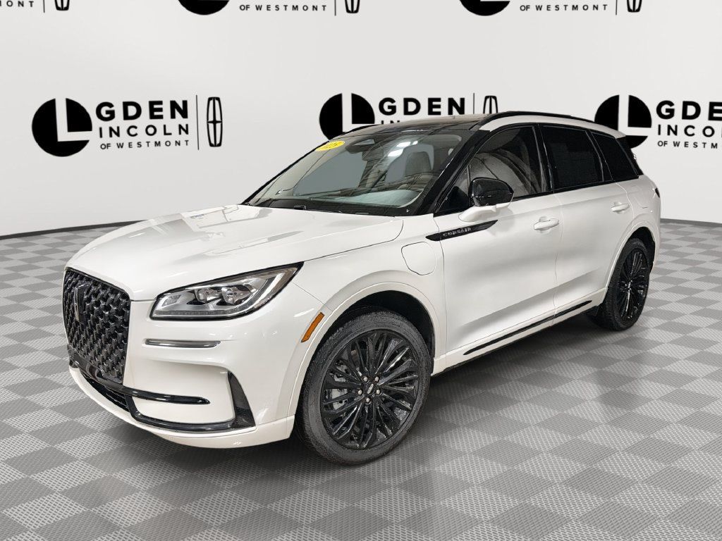 Used 2025 Lincoln Corsair Grand Touring w/ Jet Appearance Package AWD/4WD image 1
