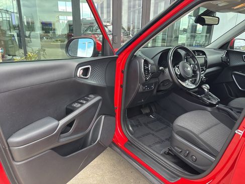 Used 2020 Kia Soul EX image 10