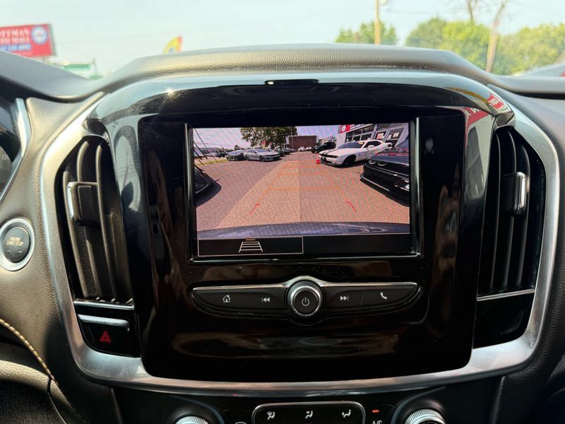 Used 2020 Chevrolet Traverse LS AWD/4WD image 23