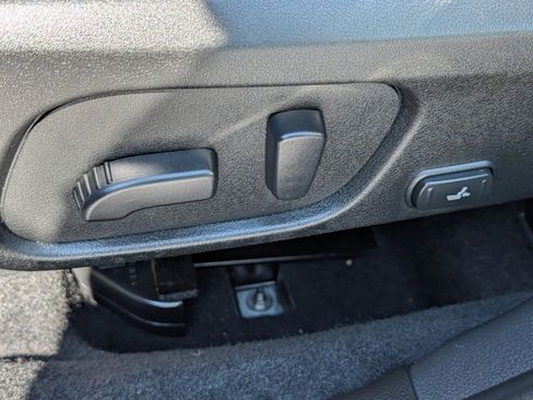 Used 2018 Subaru Forester 2.5i Touring AWD/4WD image 19