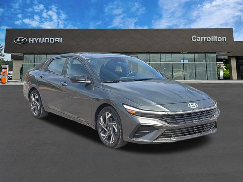 Certified 2025 Hyundai Elantra Sport FWD image 3