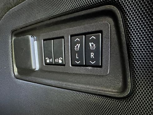 Used 2023 Cadillac Escalade Sport AWD/4WD image 44