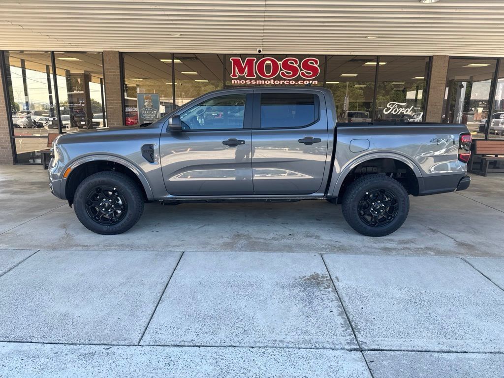 New 2026 Ford Ranger XLT w/ Black Appearance Package AWD/4WD image 7
