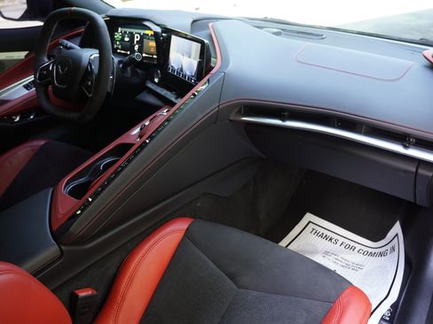 Used 2023 Chevrolet Corvette Stingray Preferred Cpe w/ Z51 Performance Package RWD image 27