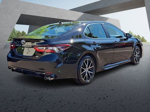 Certified 2023 Toyota Camry SE FWD image 6