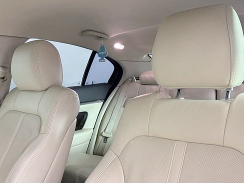 Used 2015 Lincoln MKS w/ Equipment Group 101A FWD image 13