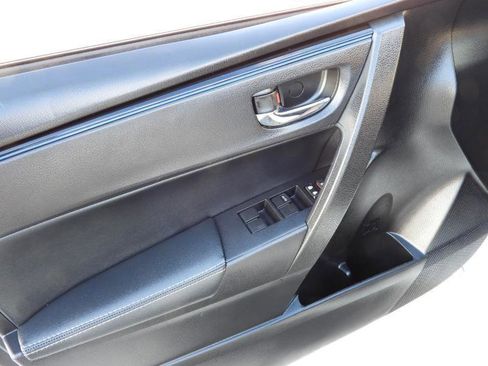 Used 2018 Toyota Corolla SE image 42