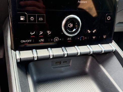 Certified 2025 GMC Terrain Elevation AWD/4WD image 31