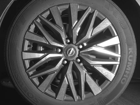 Used 2025 Nissan Altima 2.5 SV image 12