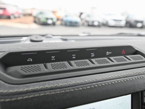 New 2025 Ford Bronco Badlands image 34