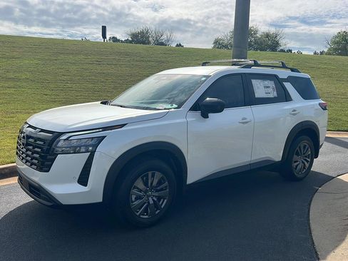 New 2026 Nissan Pathfinder SV FWD image 2