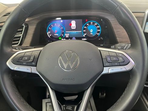 Certified 2025 Volkswagen Atlas SEL Premium R-Line image 20