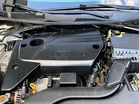 Used 2017 Nissan Altima 2.5 SR w/ Midnight Edition Package image 32