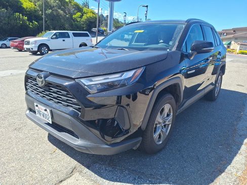 Used 2024 Toyota RAV4 XLE FWD image 3
