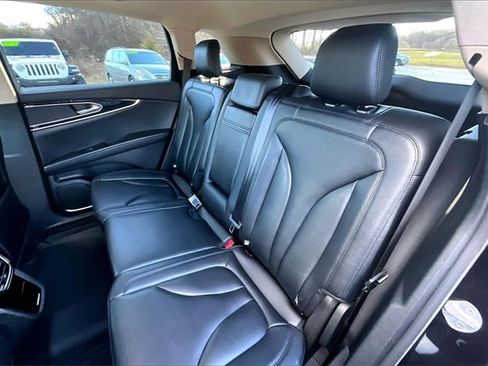 Used 2023 Lincoln Nautilus AWD w/ Premium Package image 26