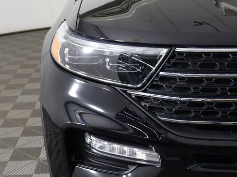 Used 2023 Ford Explorer XLT w/ Equipment Group 202A image 12