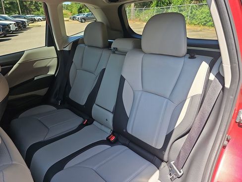 Used 2022 Subaru Forester Limited AWD/4WD image 13