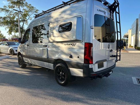 Used 2020 Mercedes-Benz Sprinter 2500 image 3