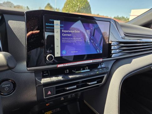 Used 2026 Toyota Camry SE image 21