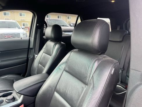 Used 2015 Ford Explorer XLT w/ Equipment Group 202B image 11