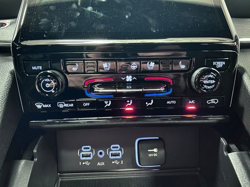 New 2025 Jeep Grand Cherokee L Overland w/ Luxury Tech Group IV AWD/4WD image 17