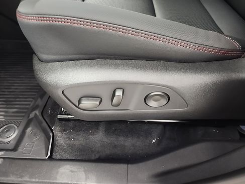 New 2026 Chevrolet Traverse RS w/ LPO, Floor Liner Package image 24