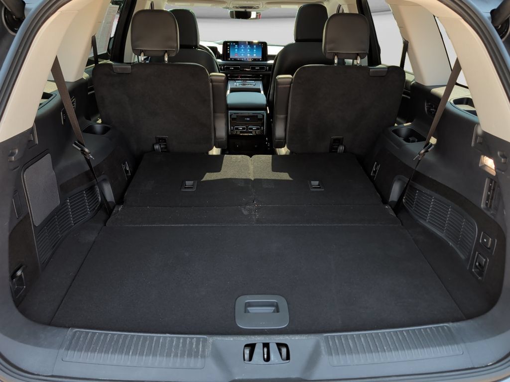 Used 2025 Lincoln Aviator Reserve w/ Jet Appearance Package AWD/4WD image 38