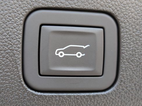 Certified 2025 Cadillac Escalade V w/ LPO, ONYX Package AWD/4WD image 19